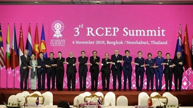 Leaders at the third Regional Comprehensive Economic Partnership (RCEP) Summit in Thailand last year. (Photo: VNA)