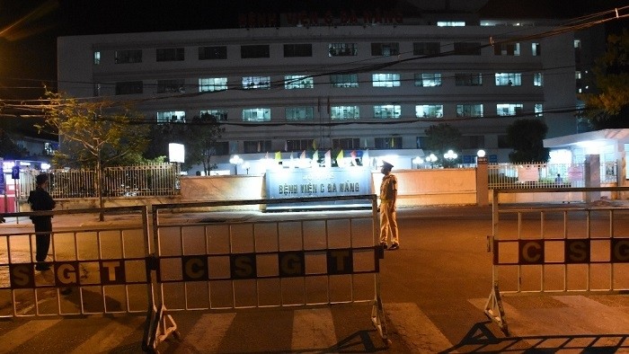 Da Nang C Hospital is under lockdown as several new COVID-19 infections have been detected in relation to the hospital. (Photo: NDO/Anh Dao)