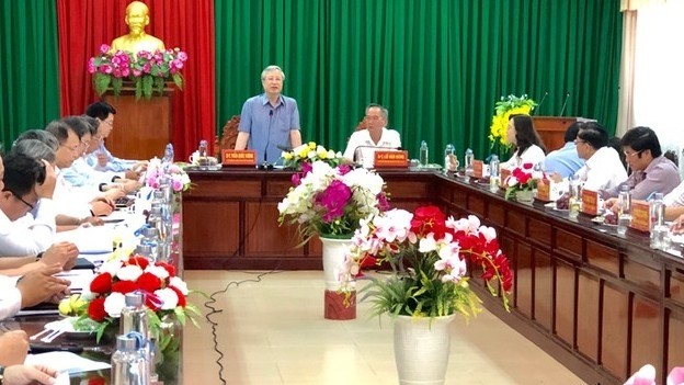 Politburo member Tran Quoc Vuong speaks at the session. (Photo: VOV)