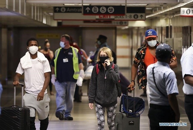 Passengers are seen at Penn Station in New York, the United States, on Aug. 6, 2020. (Photo: Xinhua)