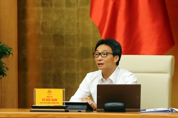 Deputy Prime Minister Vu Duc Dam chairs the meeting. (Photo: VGP)
