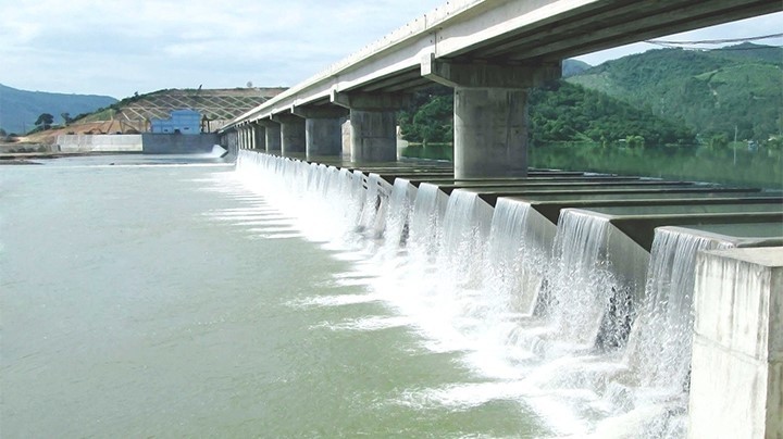 Van Phong surge dam, in the component of Van Phong irrigation area in Tay Son district, Binh Dinh province, always ensures stable irrigation water for more than 23,000 hectares of agricultural land.