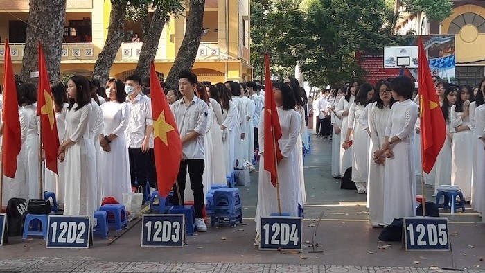 Twelfth grade students of the Phan Dinh Phung High School (Hanoi) during the opening ceremony of the 2020-2021 academic year on September 5 morning.