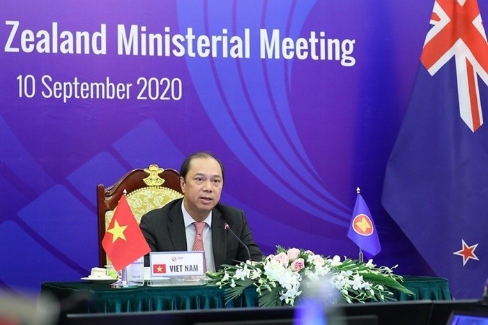 Vietnamese Deputy Foreign Minister Nguyen Quoc Dung speaks at the meeting. (Photo: Foreign Ministry)