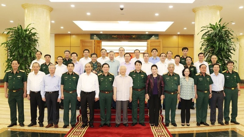 General Secretary and President Nguyen Phu Trong, senior leaders and members of the Central Military Commission (Photo: VNA)