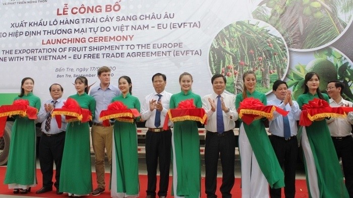 Delegates at the ceremony to announce the shipment of fruit from Ben Tre Province to the EU under the EVFTA, Ben Tre, September 17, 2020. (Photo: NDO/Hoang Trung)