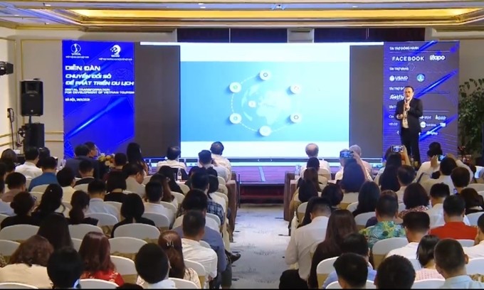 General view of a forum themed "Digital transformation for development of Vietnam tourism" in Hanoi on September 30.