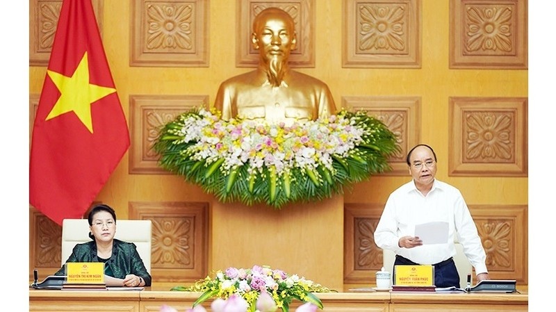 Prime Minister Nguyen Xuan Phuc, Secretary of the Government Party Civil Affairs Committee, speaks at the meeting. (Photo: QUANG KHANH)