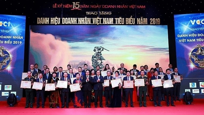 A ceremony to honour outstanding Vietnamese entrepreneurs in 2019