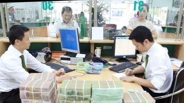 State budget collection in the first nine months of this year reached VND975.3 trillion, equivalent to 64.5% of the estimate. (Photo: VNA)