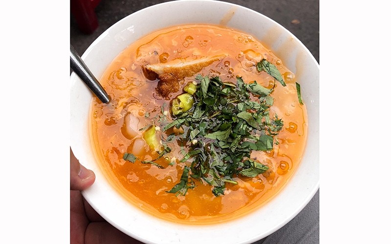 A bowl of Nam Pho "banh canh" 
