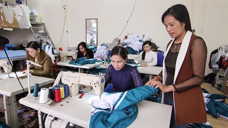 The garment factory by Le Thi Thuong in Dong Minh commune, Dong Son district, Thanh Hoa province was expanded after receiving a loan from the district Women's Union.  