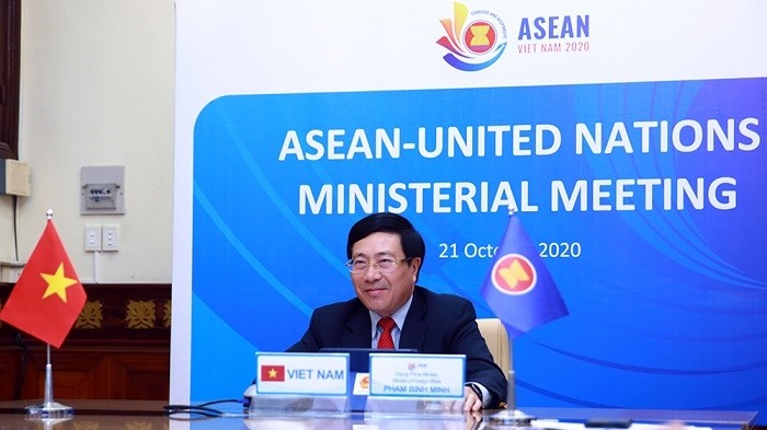 Deputy Prime Minister and Foreign Minister Pham Binh Minh chairs the ASEAN-United Nations Ministerial Meeting on October 21, 2020. (Photo: VGP)