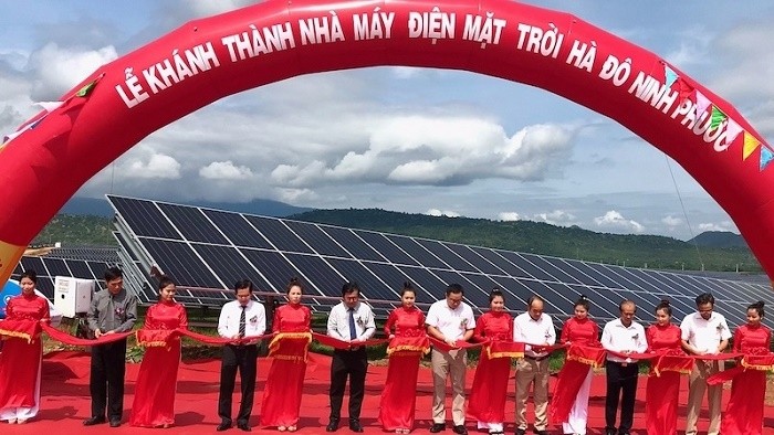 At the inauguration ceremony for the Ha Do - Ninh Phuoc solar power plant.