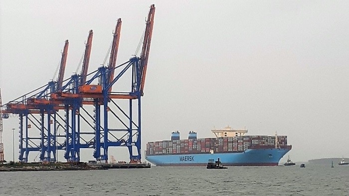 Margrethe Maersk docks at Cai Mep International Terminal on October 25 afternoon. (Photo: NDO)