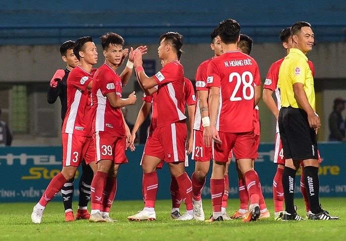 Viettel FC players celebrate their goal against Quang Ninh Coal. (Photo: NDO/Tran Hai)