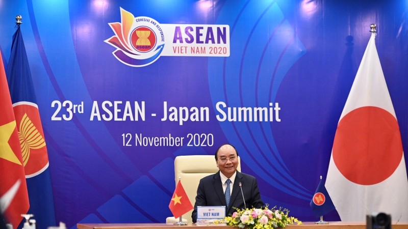 PM Nguyen Xuan Phuc chairing the 23rd ASEAN-Japan Summit (Photo: NDO/DUY LINH)