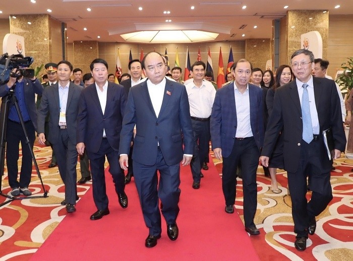 Prime Minister Nguyen Xuan Phuc inspects preparations for the 37th ASEAN Summit and related meetings. (Photo: NDO/Duy Linh)
