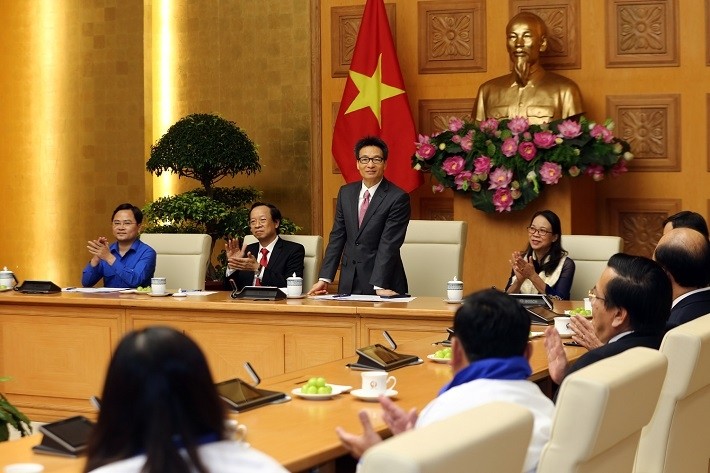 Deputy Prime Minister Vu Duc Dam speaks at the meeting. (Photo: VGP)