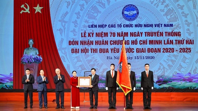 Deputy PM Pham Binh Minh awarded the Ho Chi Minh Order to the VUFO for its outstanding achievements and contributions to the revolutionary cause of the Party and of the nation.