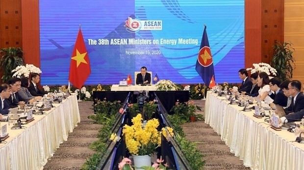 The second phase of the ASEAN Plan of Action for Energy Cooperation (APAEC) for the 2021-2025 period was adopted during the 38th ASEAN Ministers on Energy Meeting (AEM 38) on November 20. (Photo: VNA)