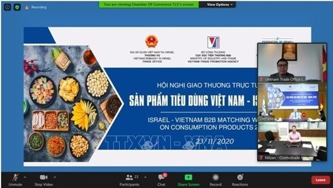 Trade representatives in Israel and Vietnam exchange product information. (Photo:VNA)