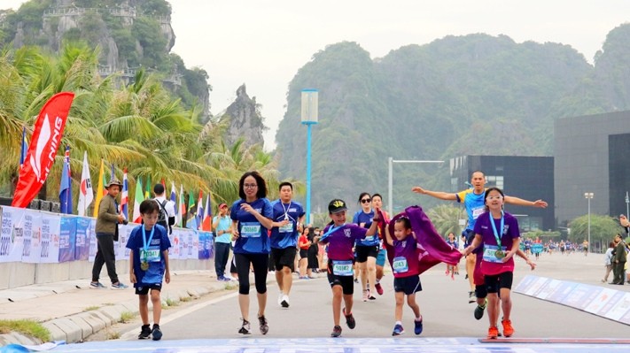 Halong Bay International Heritage Marathon kicks off (Photo: baoquangninh.com.vn)