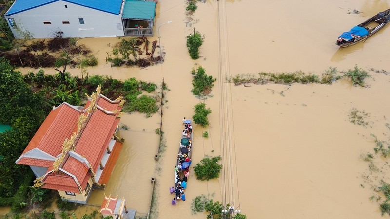A street in the central city of Hue affected by floods (Photo: baodantoc.vn)