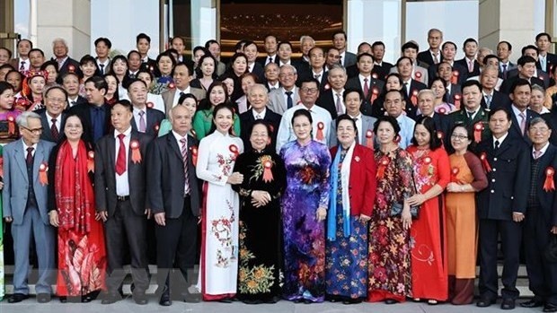 National Assembly Chairwoman Nguyen Thi Kim Ngan (seventh, from right) with the delegates (Photo: VNA)