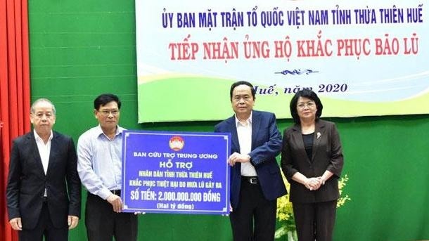 Further aid packages presented to flood-hit residents in Thua Thien Hue.