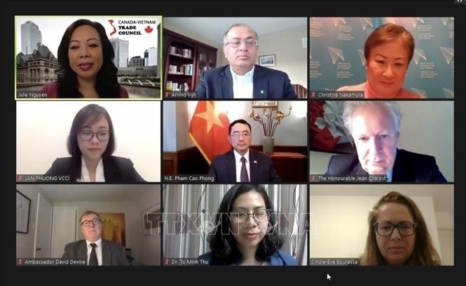 Participants in the webinar “Vietnam – Canada Trade in CPTPP: Ways Forward and Recommendations for the Post-COVID Era” (Photo: VNA)
