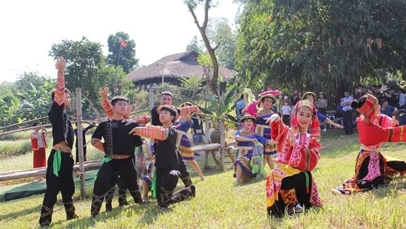  A performance at the Vietnam National Village for Ethnic Culture and Tourism.