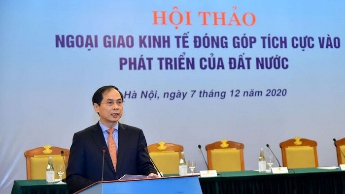Foreign Deputy Minister Bui Thanh Son speaking at the event (Photo: baoquocte.vn)