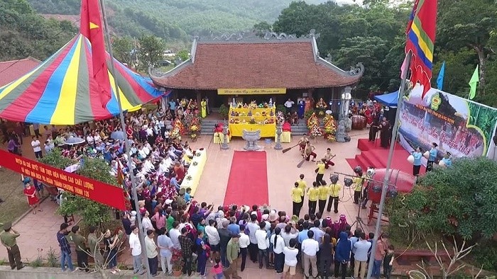 Visitors at the Mieu Ong - Mieu Ba Festival 2019 (Photo: dulichbache.vn)