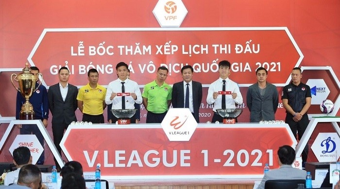 At the draw ceremony for the V.League 1-2020 on December 12. (Photo: VFF)
