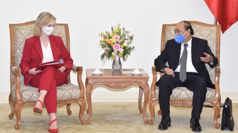 Prime Minister Nguyen Xuan Phuc and UK Secretary of State for International Trade Elizabeth Truss. (Photo: NDO/Tran Hai)