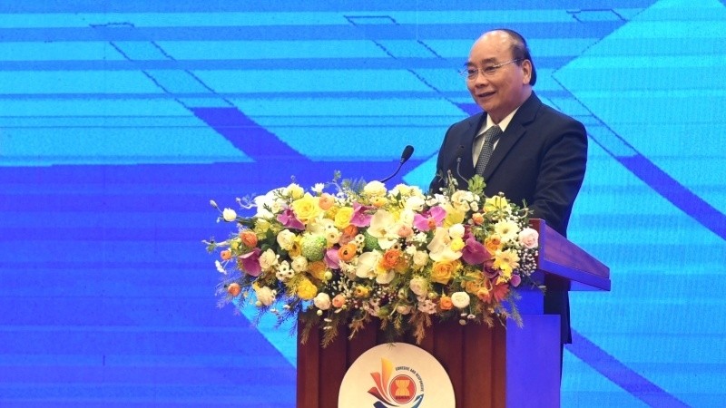 Prime Minister Nguyen Xuan Phuc speaking at the conference