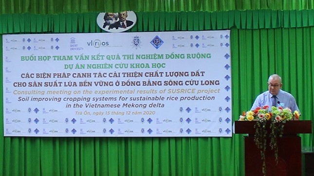 Belgian Ambassador to Vietnam Paul Jansen speaking at the seminar 