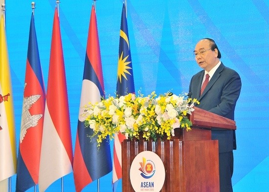 Prime Minister Nguyen Xuan Phuc delivers speech at the opening ceremony of the 37th ASEAN Summit in November 2020. 