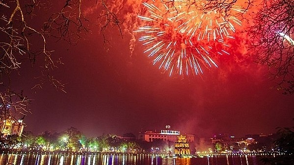 Hanoi to set off fireworks at three locations to greet New Year 2021