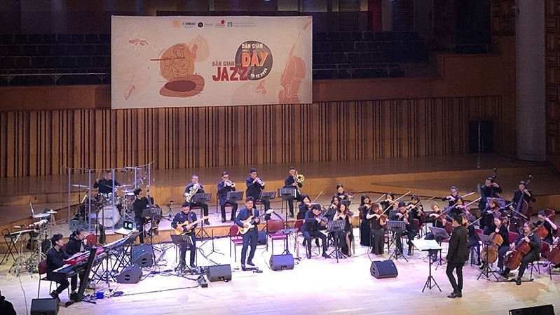 A performance at the concert "Folklore on jazz/Folklore on the strings"