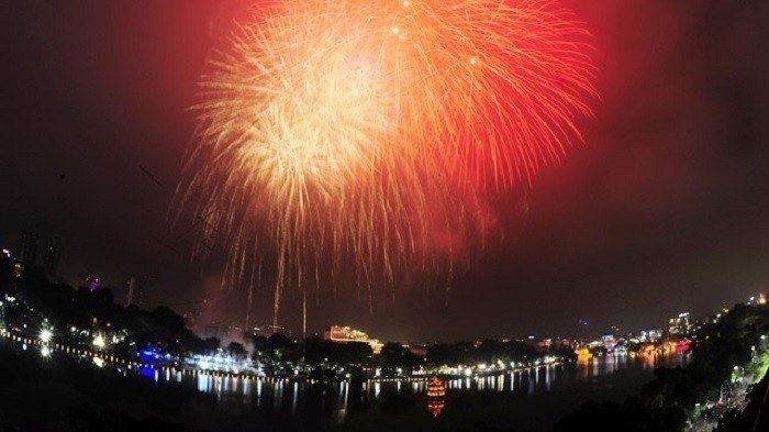 Hanoi to set off high-altitude fireworks to greet New Year 2021. (Photo: NDO/Duy Linh)