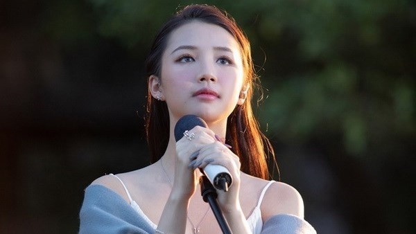 Young singer Amee is nominated for the "best singer" (Photo: yan.vn)