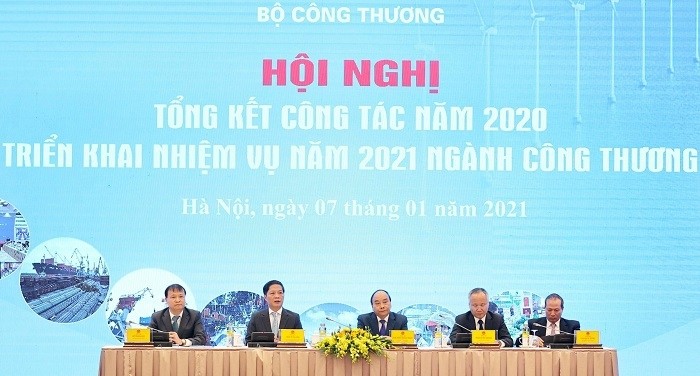 Prime Minister Nguyen Xuan Phuc (centre) and delegates at the conference (Photo: VNA)