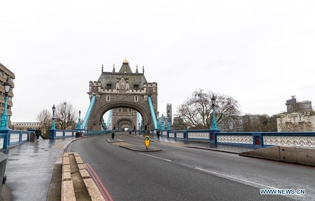 Photo taken on Jan. 5, 2021 shows a general view of the Tower Bridge in London, Britain, on Jan. 5, 2021. (Photo: Xinhua)