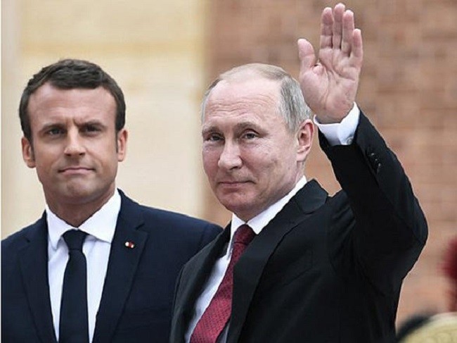Putin, Macron discuss upcoming trilateral meeting of leaders of Russia, Azerbaijan, Armenia