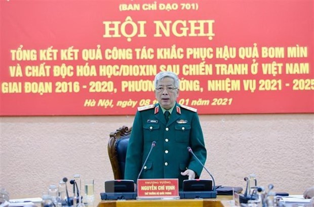 Deputy Defence Minister Sen. Lieut. Gen. Nguyen Chi Vinh, chairs the conference. (Photo: VNA)
