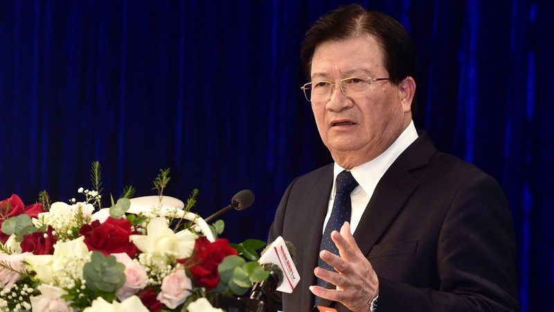 Deputy PM Trinh Dinh Dung speaking at the meeting (Photo: VGP)