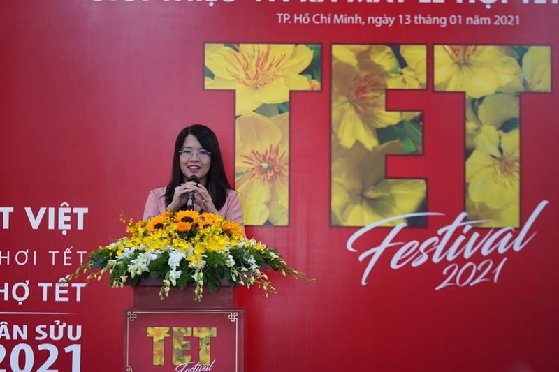 Director of the Ho Chi Minh City Department of Tourism Nguyen Thi Anh Hoa speaking at the press conference.