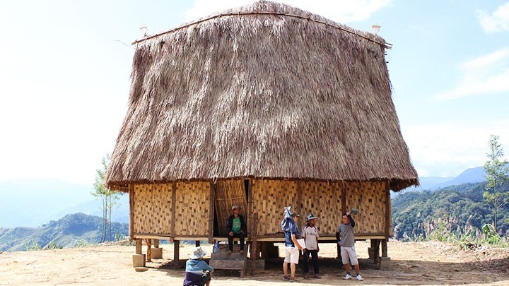 The newly-constructed Quat house in Lang Loan Village 